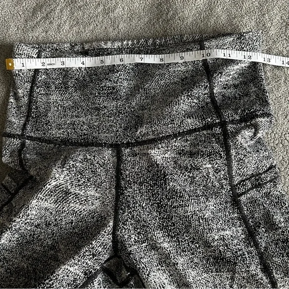 Bundle of Gray and Black Activewear, Gym, Running Leggings Set with Pockets - Picture 11 of 13